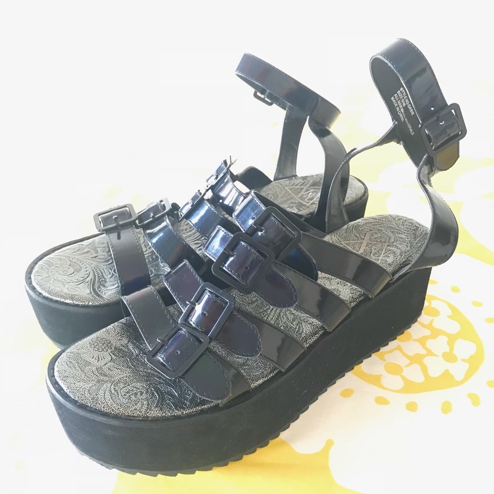 YRU NAVY METALLIC PLATFORM GLADIATOR SANDALS